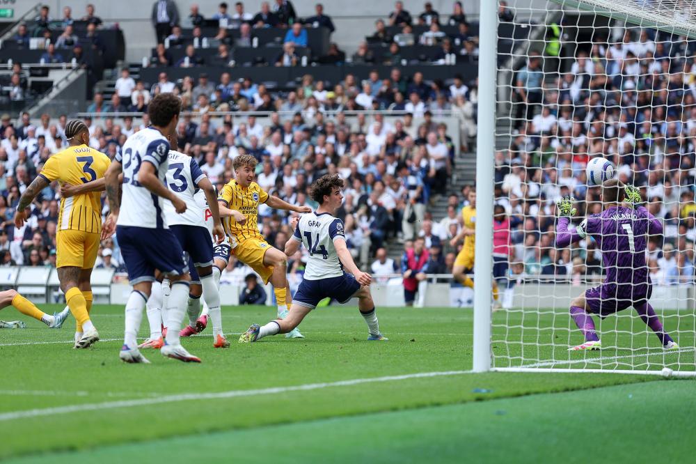 2025中国公路自行车职业联赛暨“环云南”公路自行车赛（楚雄站）燃情启程