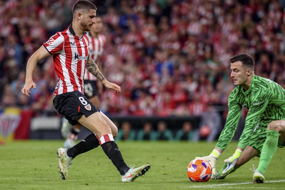 历史第一人！梅西解锁职业生涯第400次助攻